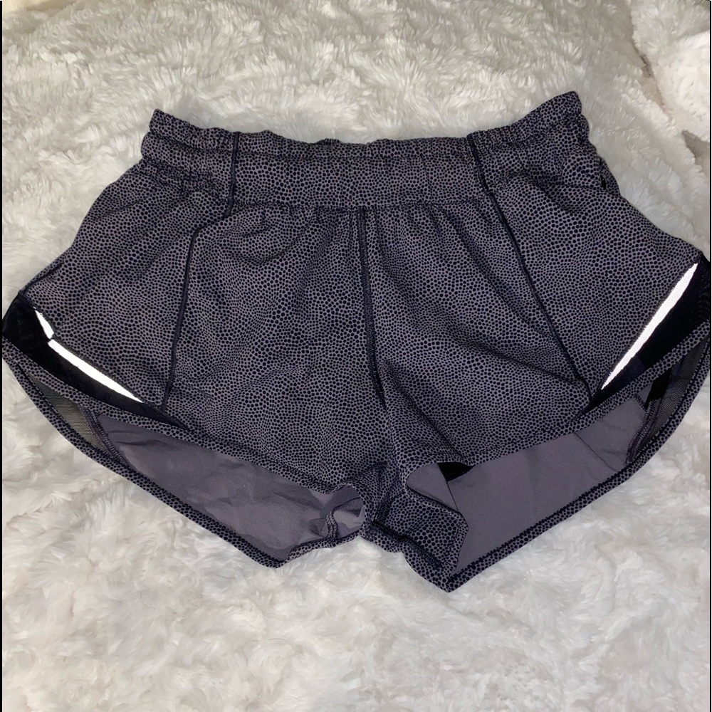 Lululemon Hotty Hot High-Rise Lined Short 2.5"